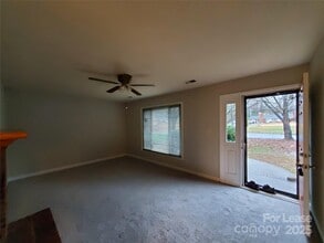 8416 Country Oaks Rd in Charlotte, NC - Building Photo - Building Photo