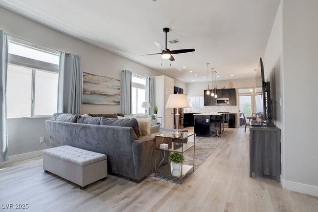 755 Cam Del Ray in Henderson, NV - Building Photo - Building Photo