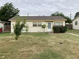 1515 Dallas St in Plainview, TX - Building Photo