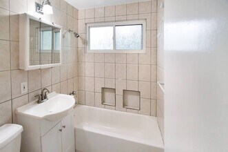 114 Lynncliff Rd in Hampton Bays, NY - Building Photo - Building Photo