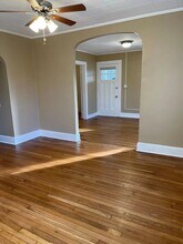 33 Woodbine St in Waterbury, CT - Building Photo - Building Photo