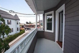 6 Hinckley St, Unit 2 in Somerville, MA - Foto de edificio - Building Photo