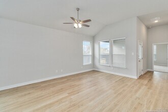 367 Cross Barn Blvd in Buda, TX - Building Photo - Building Photo