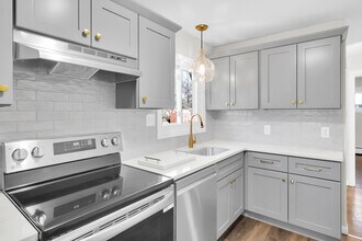 26 Seminole Cir in West Hartford, CT - Building Photo - Building Photo