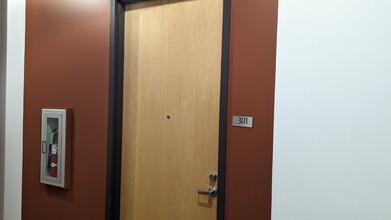 1 Westinghouse Plaza, Unit C301 in Boston, MA - Building Photo - Building Photo