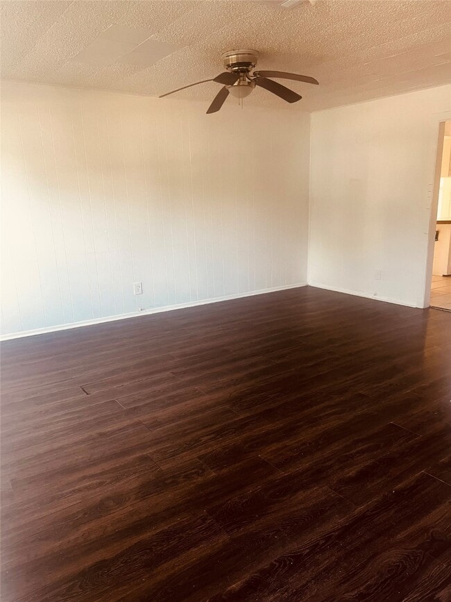 2010 Bogatto St in La Marque, TX - Building Photo - Building Photo