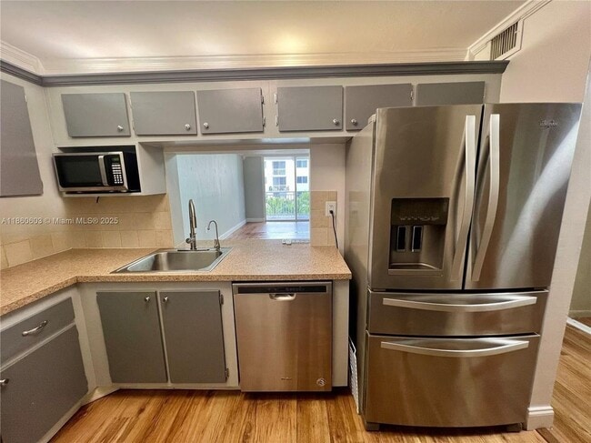 property at 1666 West Ave