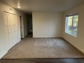 The Lake Apartments in Monroe, WA - Building Photo - Interior Photo