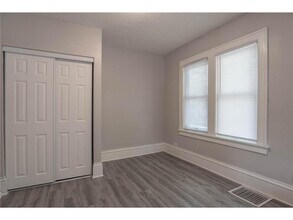 1002 Lowry Ave N in Minneapolis, MN - Building Photo - Building Photo