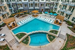 Luxia Gallery House in Dallas, TX - Building Photo