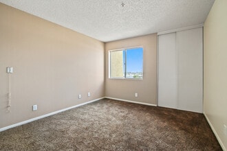 Park Stanton Place in Stanton, CA - Building Photo - Building Photo