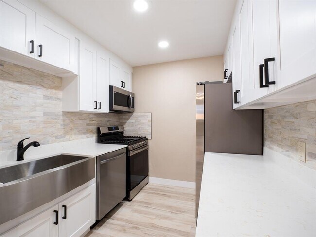 8314 Bowling Green Dr
