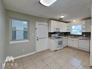 1825 Fouraker Rd in Jacksonville, FL - Building Photo - Building Photo