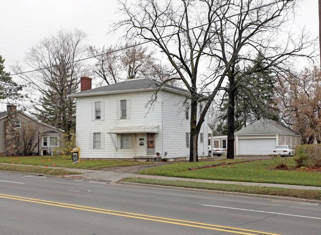 108 N Washington St in Oxford, MI - Foto de edificio - Building Photo