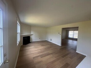 1358 Pepperbush Ct in Morrisville, PA - Building Photo - Building Photo