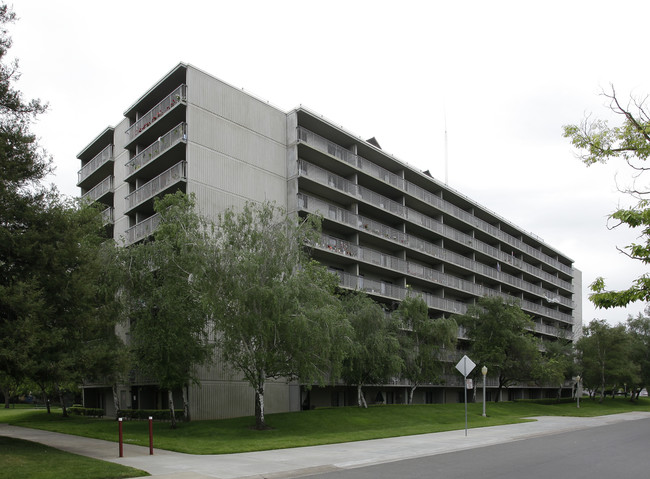 Greenfair Towers & Garden in Sacramento, CA - Building Photo - Building Photo