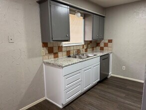 6306 28th St in Lubbock, TX - Foto de edificio - Building Photo