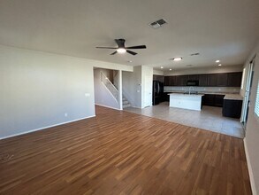 17922 W Tina Ln in Surprise, AZ - Building Photo - Building Photo