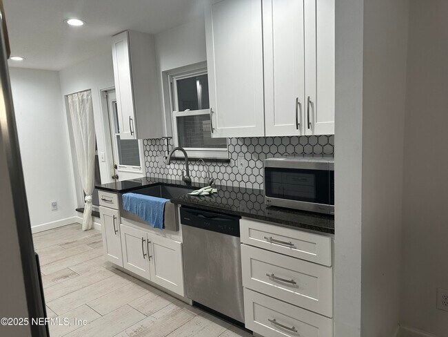 7335 Floral Ridge Dr in Jacksonville, FL - Building Photo - Building Photo