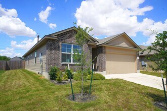 316 Town Frk in Cibolo, TX - Building Photo - Building Photo