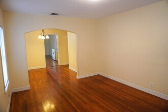 1723 W Kings Hwy in San Antonio, TX - Building Photo - Building Photo