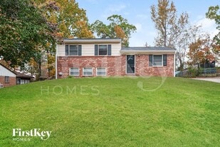 123 Scarsdale Dr in Riverdale, GA - Building Photo