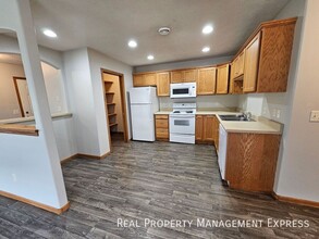 Spacious 3-bedroom, 1-bathroom apartment in Brandon, SD - Building Photo - Building Photo