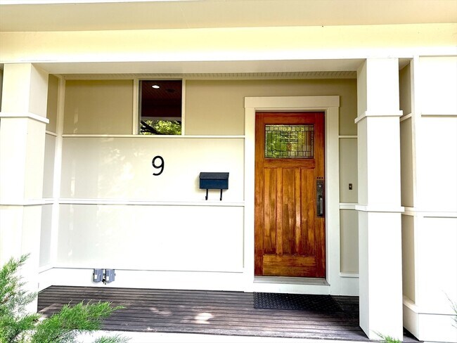 9 Sunny Knoll Terrace in Lexington, MA - Building Photo - Building Photo