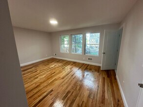 887 S 14th St, Unit Brand New Apartments in Newark, NJ - Foto de edificio - Building Photo