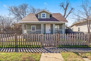 1032 E Tucker St in Fort Worth, TX - Building Photo