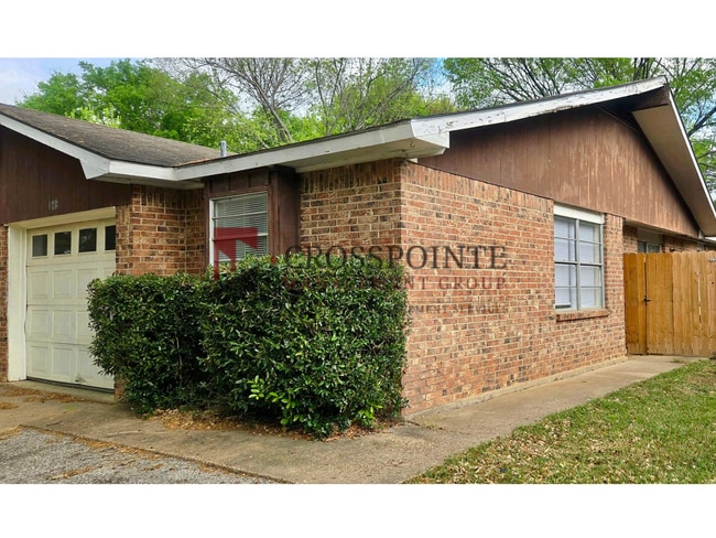 113-115 Queens Ct in Longview, TX - Building Photo - Building Photo