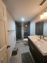 8419 Forest Hills Dr in Coral Springs, FL - Foto de edificio - Building Photo