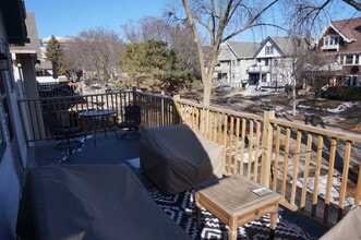 3009 N Frederick Ave in Milwaukee, WI - Foto de edificio - Building Photo