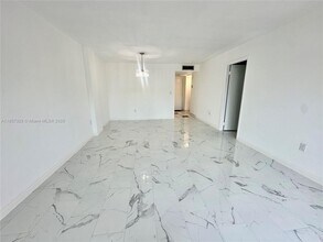 15600 NW 7th Ave in Miami, FL - Building Photo - Building Photo