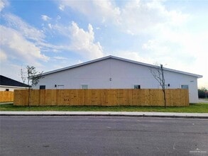 3405 Frio Ave, Unit 3 in McAllen, TX - Building Photo - Building Photo
