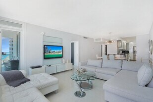 3901 S Ocean Dr in Hollywood, FL - Building Photo