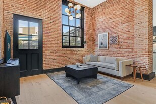 1148 S Peters St in New Orleans, LA - Building Photo