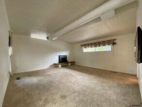 930 Reddy Ave in Medford, OR - Building Photo - Building Photo