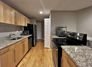 25 Bow St, Unit 1 in Somerville, MA - Foto de edificio - Building Photo