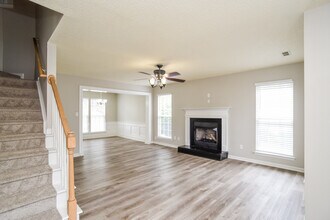 12125 Winghurst Dr in Pineville, NC - Building Photo - Building Photo