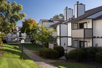 Sutter Ridge in Rocklin, CA - Foto de edificio - Building Photo