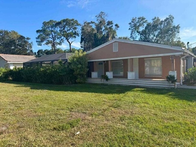 703 Ulrich Rd in Fort Pierce, FL - Building Photo - Building Photo