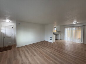 4012 Southway Loop in Springfield, OR - Building Photo - Building Photo