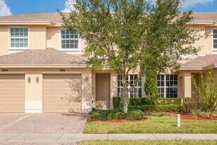 9986 E Villa Cir in Vero Beach, FL - Building Photo