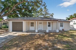 1712 Village Ct in Brandon, FL - Building Photo