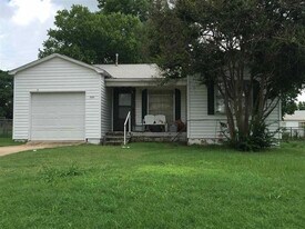 616 N D St in Duncan, OK - Building Photo