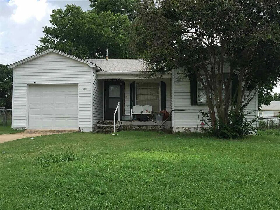 616 N D St in Duncan, OK - Building Photo