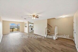 7126 Horizon Star in San Antonio, TX - Foto de edificio - Building Photo