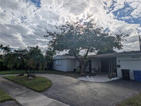1900 NE 186th Dr in North Miami Beach, FL - Building Photo