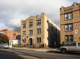 454 Barbour St Apartments